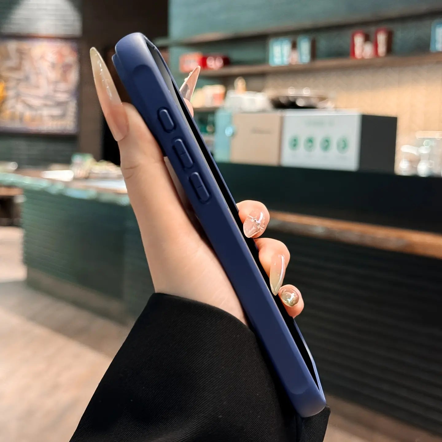 A Stylish and Durable Matte Phone Case That Supports Wireless Charging; Compatible with Iphone 17 Pro Max, 16, 15, 14, 13, 12, 11 Pro, Plus, Air, and the Samsung Galaxy S Series—Featuring a Comfortable, Skin-Friendly Touch.